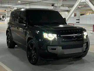 2023 Land Rover Defender في Dubai سيارة مستعملة