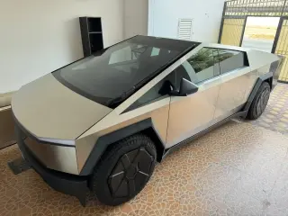 2024 Tesla Cybertruck in Dubai used car