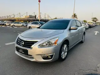2016 Nissan Altima في Dubai سيارة مستعملة