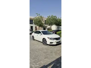 2016 Nissan Altima في Dubai سيارة مستعملة