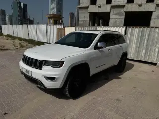 2019 Jeep Grand Cherokee in Dubai used car