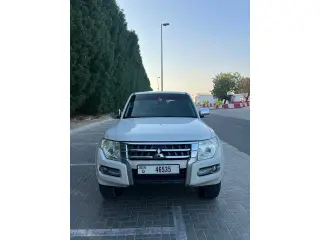2015 Mitsubishi Pajero in Dubai used car