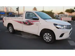 2023 Toyota Hilux في Dubai سيارة مستعملة