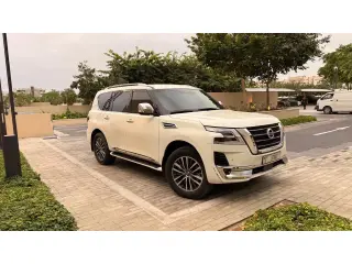 2012 Nissan Patrol في Dubai سيارة مستعملة