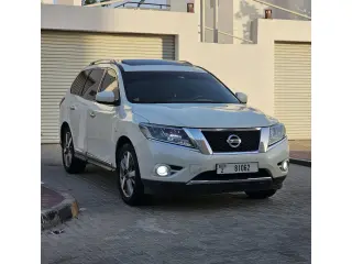 2015 Nissan Pathfinder في Dubai سيارة مستعملة