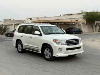 2014 Toyota Land Cruiser في Dubai سيارة مستعملة