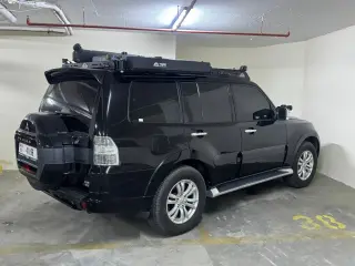 2016 Mitsubishi Pajero في Dubai سيارة مستعملة