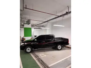 2011 Toyota Hilux في Dubai سيارة مستعملة