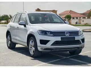 2018 Volkswagen Touareg في Dubai سيارة مستعملة