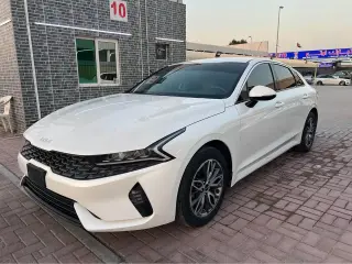 2023 Kia K5 في Dubai سيارة مستعملة