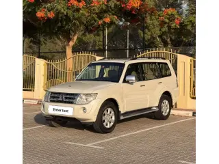 2014 Mitsubishi Pajero في Dubai سيارة مستعملة