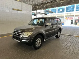 2015 Mitsubishi Pajero in Dubai used car
