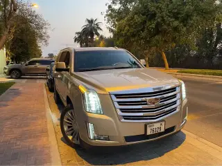 2017 Cadillac Escalade in Dubai used car