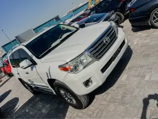 2013 Toyota Land Cruiser in Dubai used car
