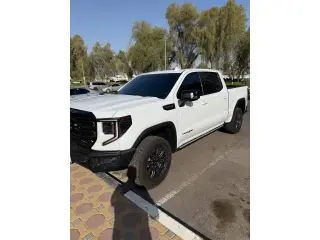 2025 GMC Sierra في Dubai سيارة مستعملة