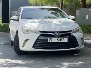 2017 Toyota Camry في Dubai سيارة مستعملة