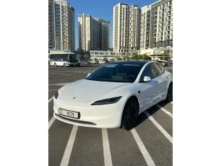 2024 Tesla MODEL 3 في Dubai سيارة مستعملة
