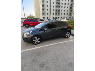 2015 Kia Rio في Dubai سيارة مستعملة