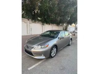 2015 Lexus ES في Dubai سيارة مستعملة