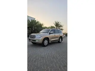 2010 Toyota Land Cruiser في Dubai سيارة مستعملة