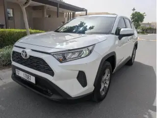 2025 Toyota Rav4 في Dubai سيارة مستعملة