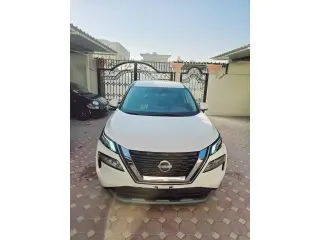 2023 Nissan Rogue في Dubai سيارة مستعملة