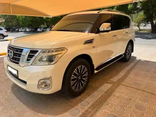 2015 Nissan Patrol في Dubai سيارة مستعملة