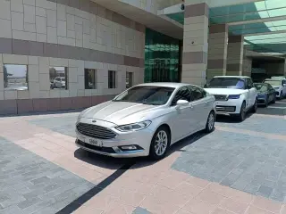 2017 Ford Fusion في Dubai سيارة مستعملة