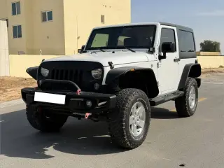 2016 Jeep Wrangler في Dubai سيارة مستعملة