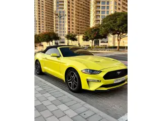 2021 Ford Mustang في Dubai سيارة مستعملة