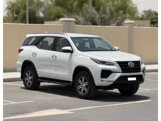 2023 Toyota Fortuner في Dubai سيارة مستعملة