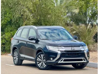 2022 Mitsubishi Outlander في Dubai سيارة مستعملة