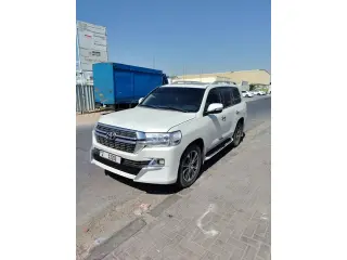 2015 Toyota Land Cruiser في Dubai سيارة مستعملة