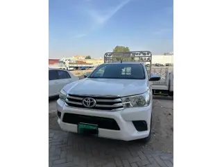 2022 Toyota Hilux في Dubai سيارة مستعملة