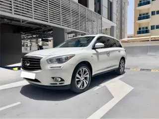 2015 Infiniti QX60 في Dubai سيارة مستعملة