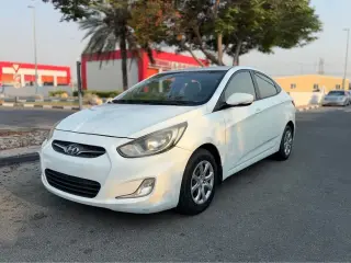 2015 Hyundai Accent في Dubai سيارة مستعملة