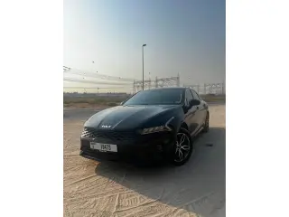 2025 Kia K5 في Dubai سيارة مستعملة