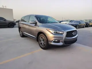 2019 Infiniti QX60 في Dubai سيارة مستعملة