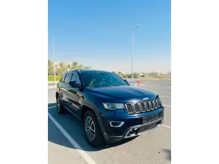 2018 Jeep Cherokee في Dubai سيارة مستعملة