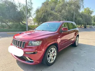 2013 Jeep Grand Cherokee في Dubai سيارة مستعملة