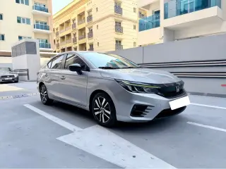 2023 Honda City في Dubai سيارة مستعملة