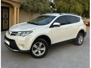 2013 Toyota Rav4 في Dubai سيارة مستعملة