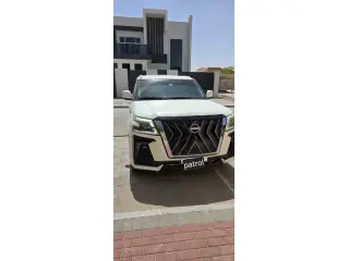 2013 Nissan Patrol في Dubai سيارة مستعملة