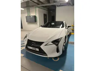 2017 Lexus LC Convertible في Dubai سيارة مستعملة