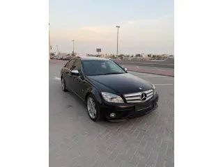 2009 Mercedes-Benz C-Class في Dubai سيارة مستعملة