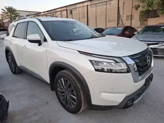 2022 Nissan Pathfinder in Dubai used car