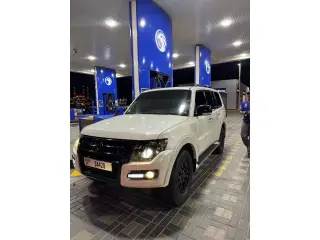 2015 Mitsubishi Pajero in Dubai used car