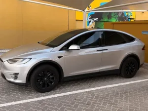 2018 Tesla Model X في Dubai سيارة مستعملة