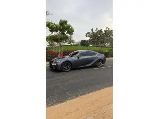2022 Lexus IS في Dubai سيارة مستعملة