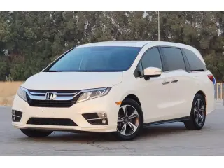2019 Honda Odyssey في Dubai سيارة مستعملة